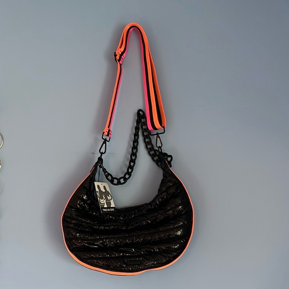 BCBGENERATION BLACK PUFFER CROSSBODY BAG WITH LINK CHAIN - Picture 4 of 16